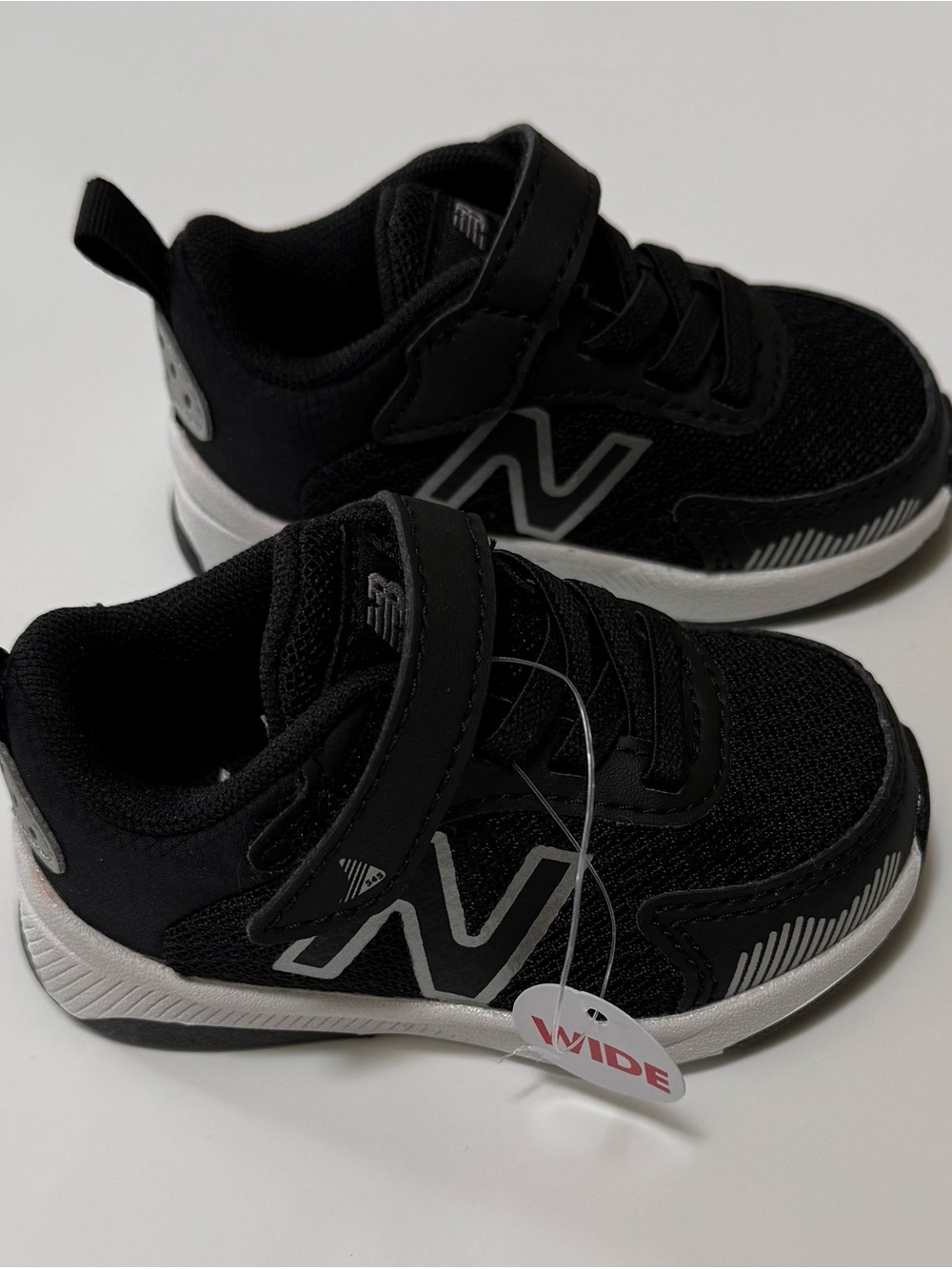 New Balance Black and White Baby Hook-and-Loop Sneaker-size 3 wide